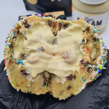 Lade das Bild in den Galerie-Viewer, Birthday Cake