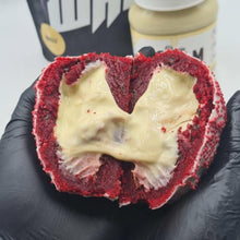 Lade das Bild in den Galerie-Viewer, Red Temptation