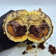 Lade das Bild in den Galerie-Viewer, Double Trouble
