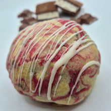 Lade das Bild in den Galerie-Viewer, Freddy - NEW
