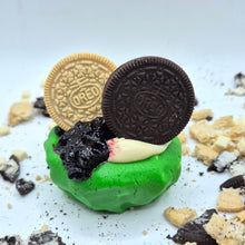 Lade das Bild in den Galerie-Viewer, Monster - NEW
